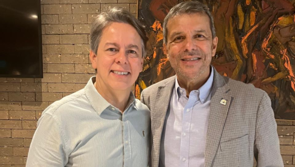 Robson Carneiro completa 51 anos e recebe homenagem de lideranças empresariais no Rio